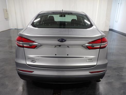 Used 2020 Ford Fusion SE image 5