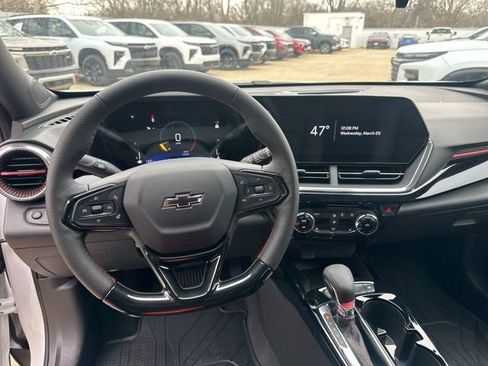 New 2026 Chevrolet Trax RS w/ Sunroof Package image 15