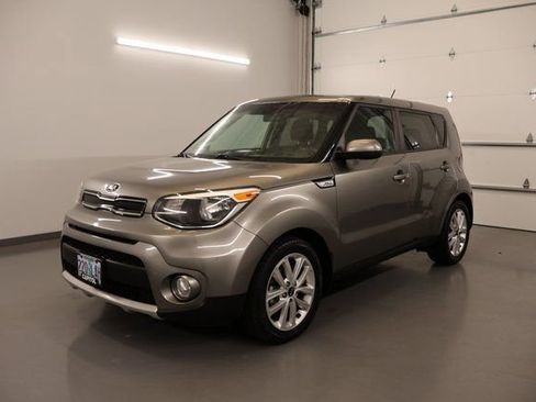 Used 2019 Kia Soul + image 5
