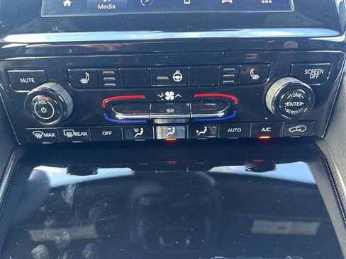 Used 2023 Jeep Grand Cherokee Altitude image 19