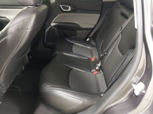 Used 2022 Jeep Compass Latitude w/ Sun and Sound Group AWD/4WD image 36