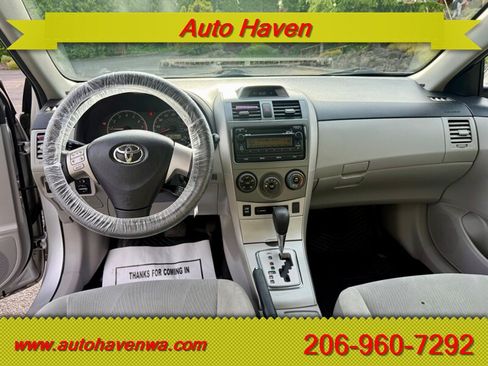 Used 2012 Toyota Corolla LE FWD image 9