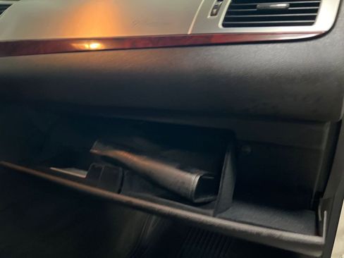 Used 2007 Cadillac Escalade AWD w/ Climate Package image 98