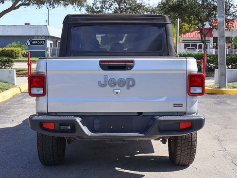 Used 2022 Jeep Gladiator Overland AWD/4WD image 9