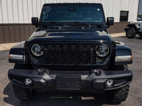Used 2024 Jeep Gladiator Sport AWD/4WD image 8