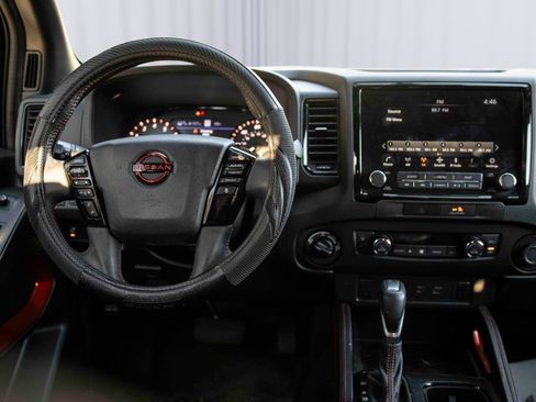 Used 2022 Nissan Frontier PRO-4X w/ Technology Package image 3