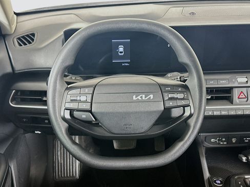Used 2025 Kia K4 FWD image 18