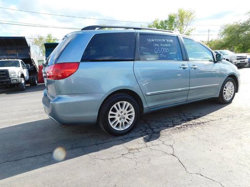 Used 2008 Toyota Sienna XLE Limited FWD image 4
