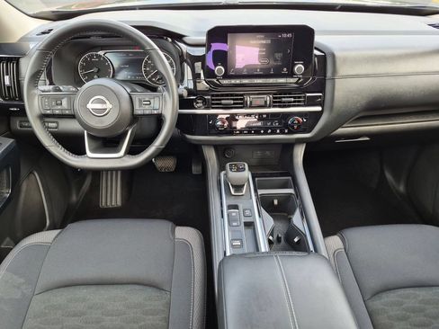 Used 2025 Nissan Pathfinder SV w/ SV Premium Package FWD image 24