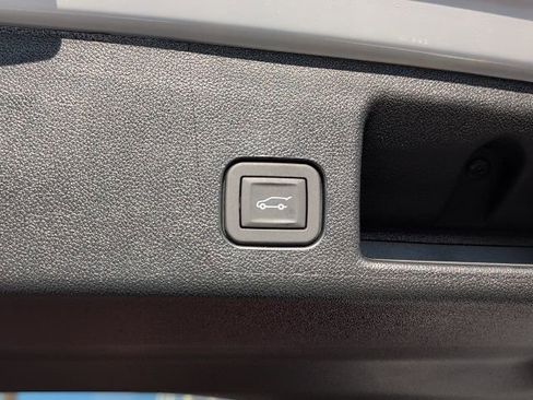 New 2026 Chevrolet Equinox EV RS image 11