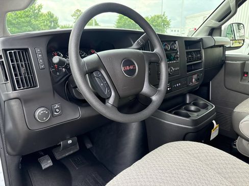 New 2026 GMC Savana 3500 LT w/ LT Preferred Equipment Group RWD image 10