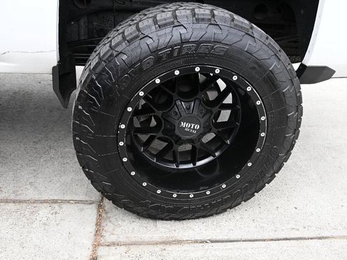 Used 2018 Chevrolet Silverado 1500 LT w/ All Star Edition AWD/4WD image 14