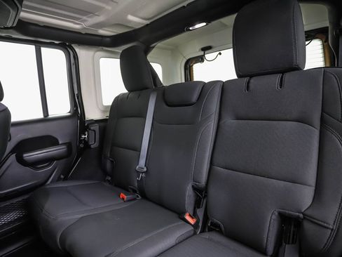 Used 2021 Jeep Wrangler Unlimited Sport AWD/4WD image 23