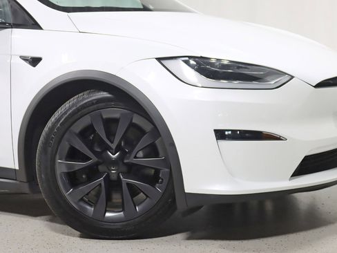 Used 2022 Tesla Model X image 5