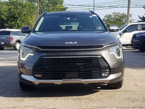 Used 2023 Kia Niro EX Touring FWD image 2