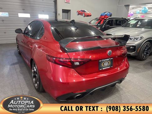 Used 2018 Alfa Romeo Giulia Ti Sport w/ Quick Order Package 22S Sport image 4