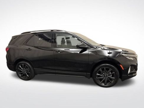 Used 2023 Chevrolet Equinox RS w/ LPO, Floor Liner Package FWD image 4