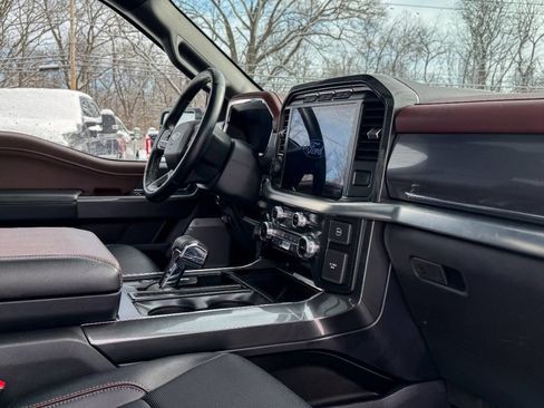 Used 2022 Ford F150 Lariat w/ Equipment Group 502A High image 10