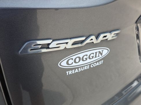 Used 2016 Ford Escape SE FWD image 36