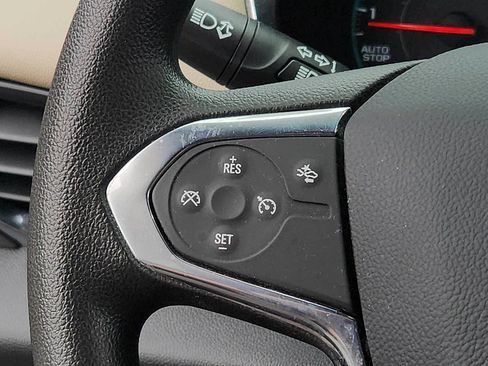 Used 2023 Chevrolet Traverse LS FWD image 20