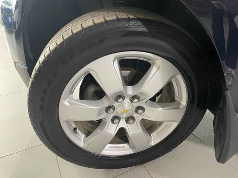 Used 2017 Chevrolet Traverse LT w/ Style and Technology Package image 12