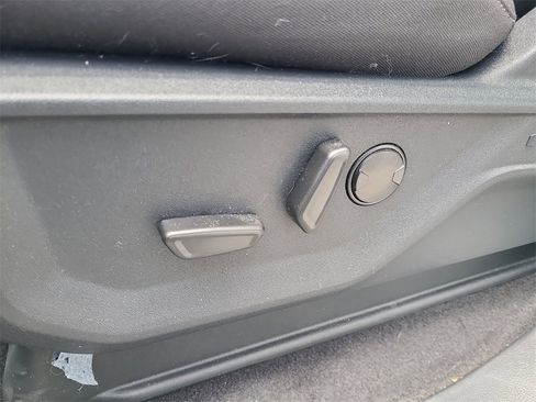 Used 2025 Ford F150 XLT w/ Equipment Group 302A MID image 22