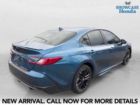 Used 2025 Toyota Camry SE w/ Multimedia Upgrade Package FWD image 5