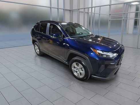 Used 2024 Toyota RAV4 XLE AWD/4WD image 2