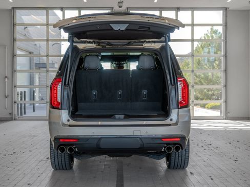 Used 2023 GMC Yukon Denali Ultimate image 16