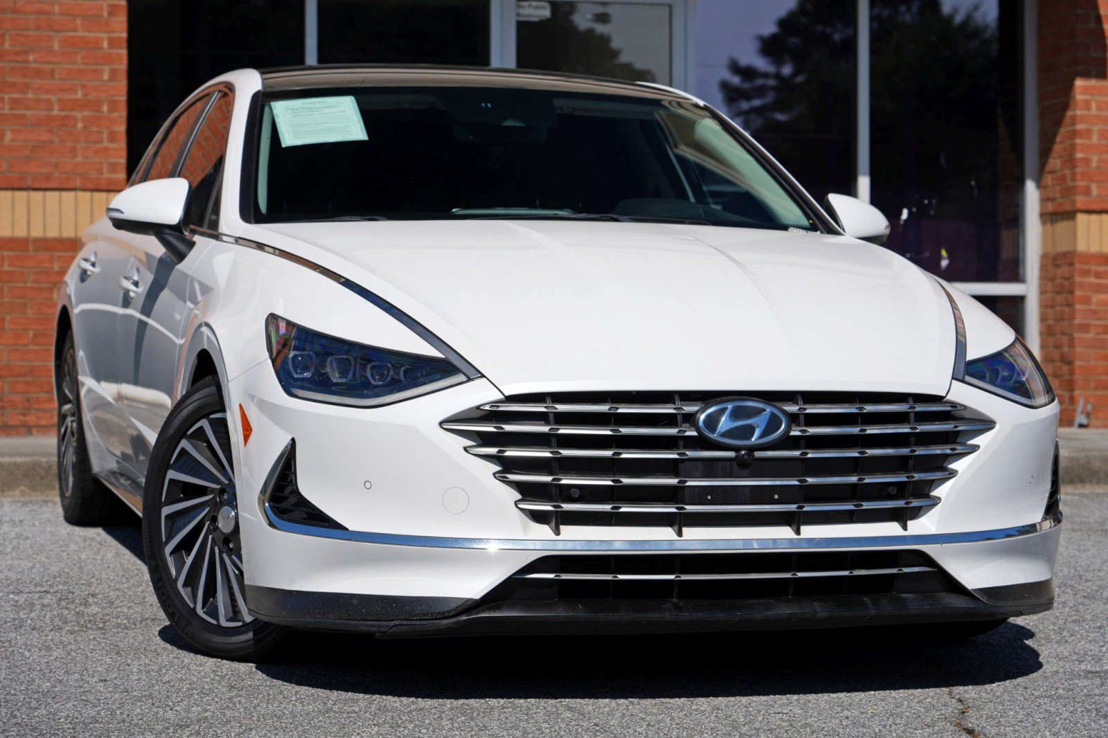 Used 2021 Hyundai Sonata Limited FWD image 2