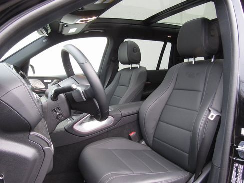 Certified 2025 Mercedes-Benz GLS 450 4MATIC image 10