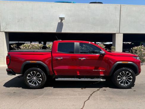 Used 2025 GMC Canyon Denali AWD/4WD image 3