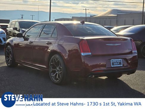 Used 2018 Chrysler 300 S w/ 300S Alloy Package image 3