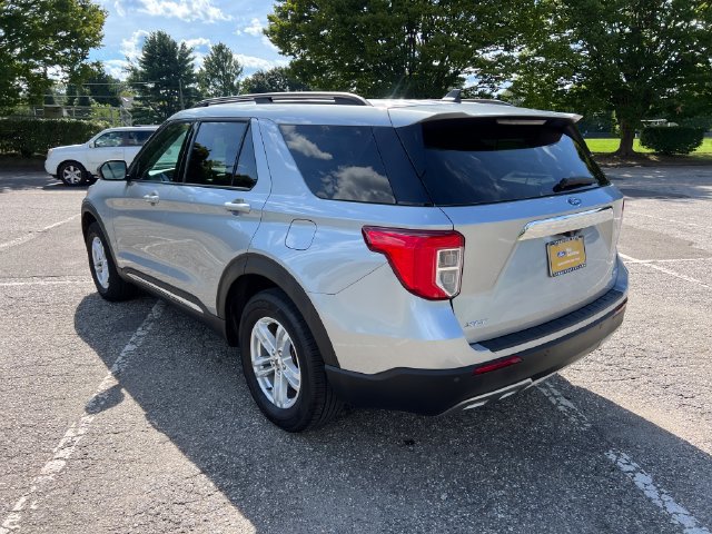 Certified 2023 Ford Explorer XLT w/ Equipment Group 202A AWD/4WD image 7