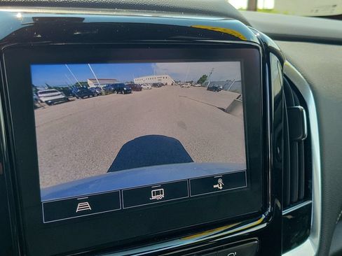 Used 2023 Chevrolet Traverse LT w/ LPO, Floor Liner Package FWD image 29