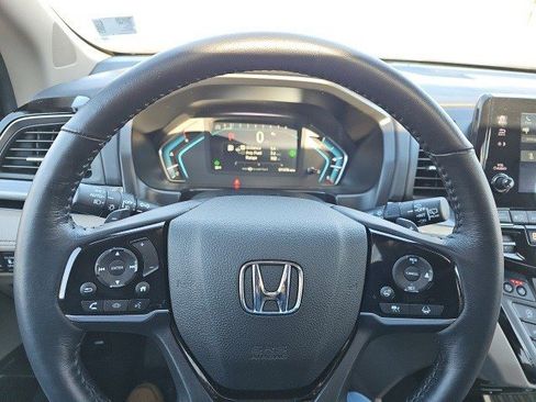 Used 2024 Honda Odyssey Elite image 18