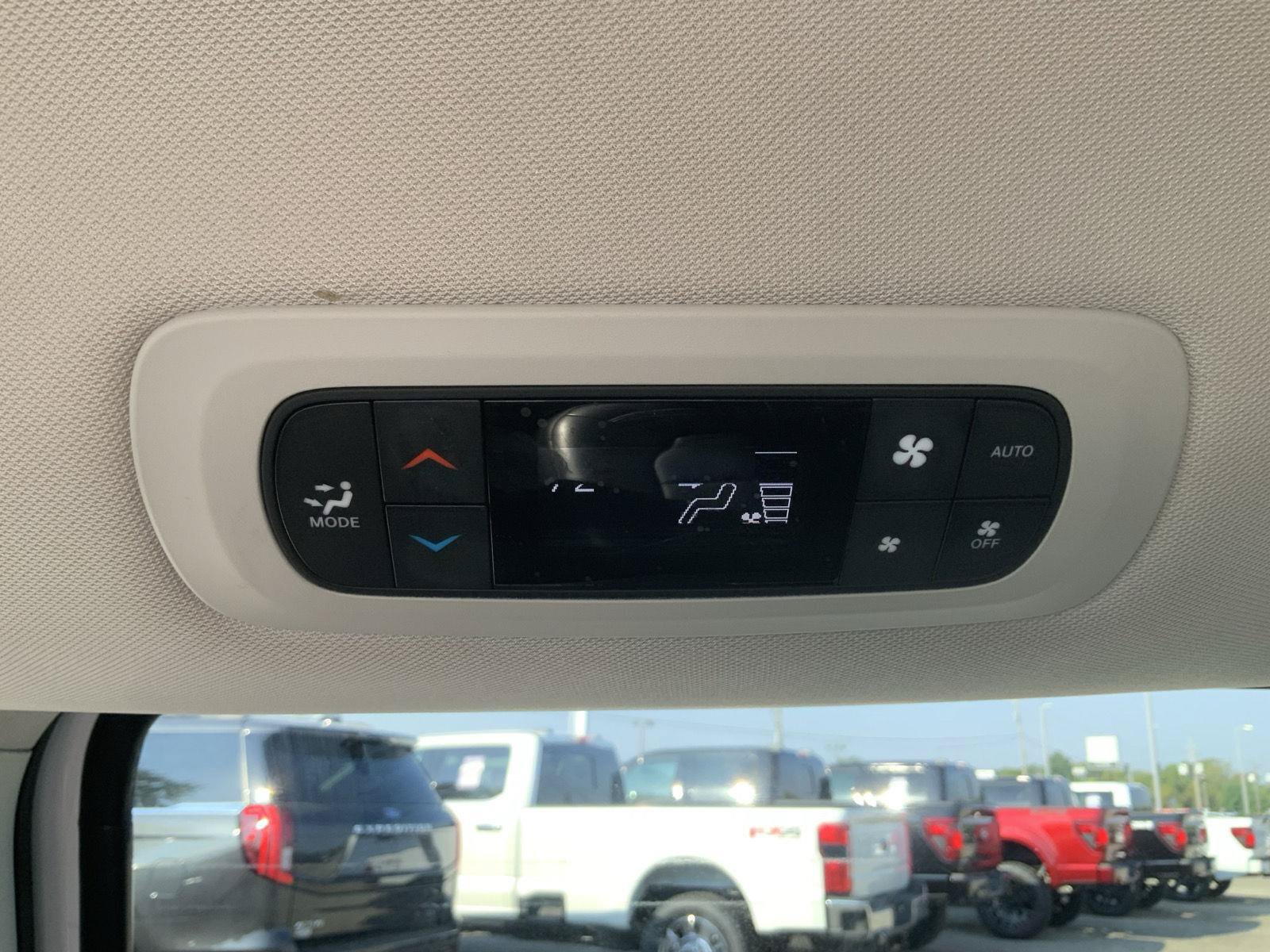Used 2024 Chrysler Pacifica Touring-L FWD image 48