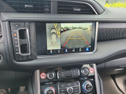 Used 2024 GMC Yukon XL Denali AWD/4WD image 26