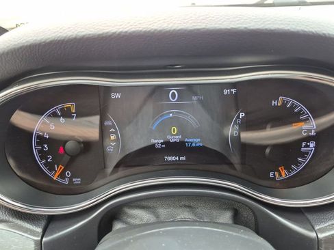 Used 2017 Jeep Grand Cherokee Altitude AWD/4WD image 14