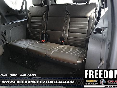 Used 2025 GMC Yukon XL Denali Ultimate AWD/4WD image 11