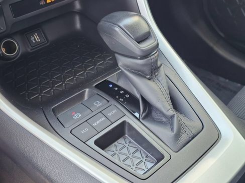 Certified 2025 Toyota RAV4 LE FWD image 32
