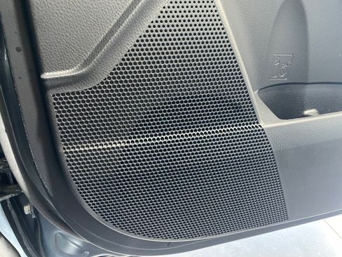 Used 2017 Toyota Corolla LE image 27