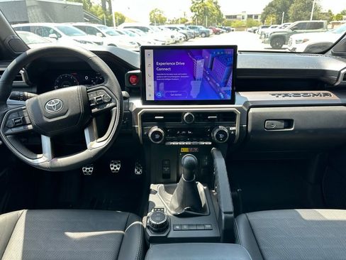 Used 2024 Toyota Tacoma TRD Sport w/ TRD Sport Premium Package AWD/4WD image 9