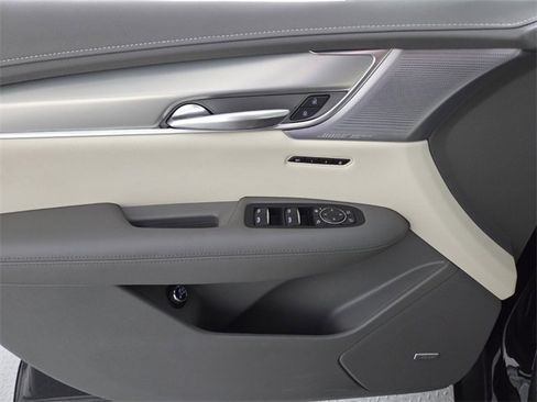 Used 2025 Cadillac XT5 Premium Luxury image 18