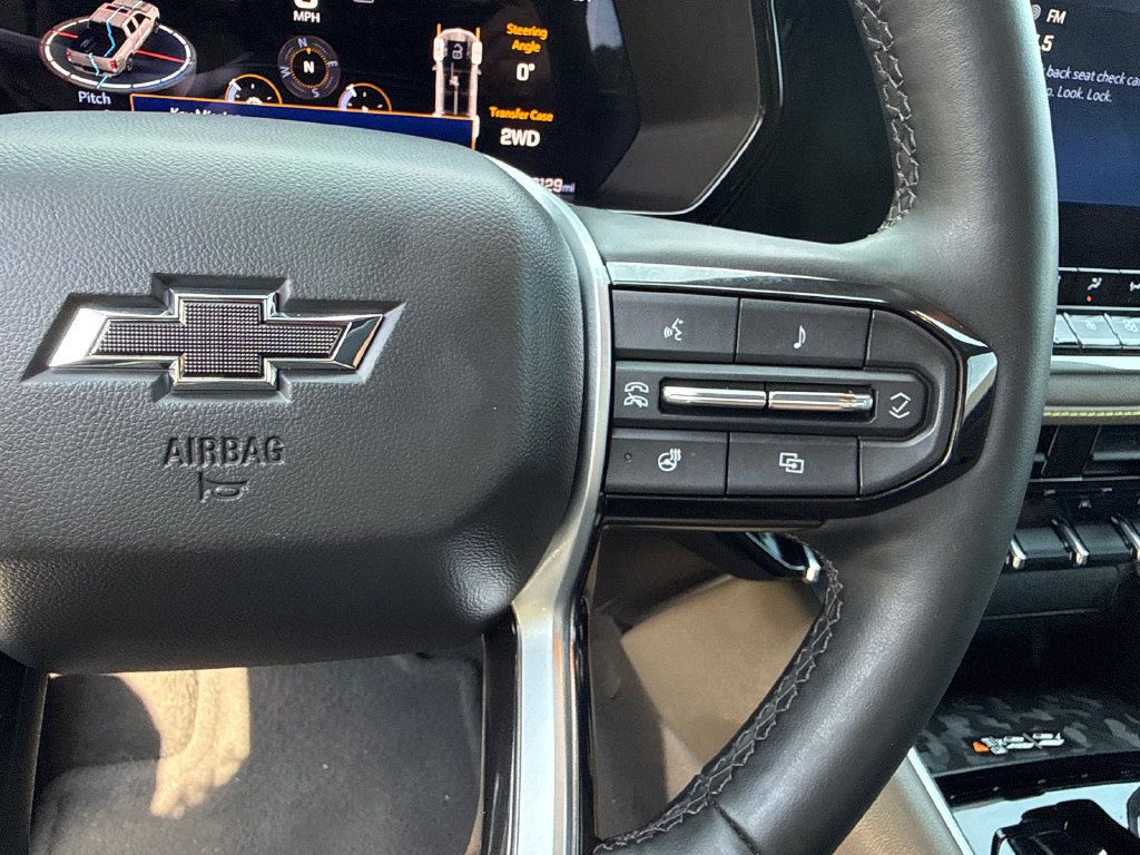 Used 2024 Chevrolet Colorado ZR2 w/ ZR2 Convenience Package III AWD/4WD image 25