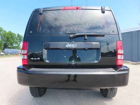 Used 2012 Jeep Liberty Sport AWD/4WD image 7