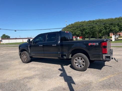 Used 2023 Ford F250 Lariat w/ Lariat Ultimate Package AWD/4WD image 4