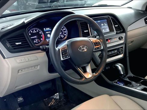 Used 2018 Hyundai Sonata SEL w/ Cargo Package image 17