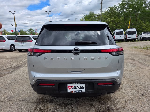 Used 2025 Nissan Pathfinder SV FWD image 7