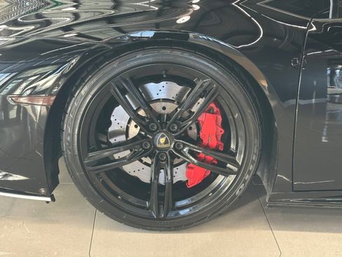 Used 2021 Lamborghini Huracan EVO image 11